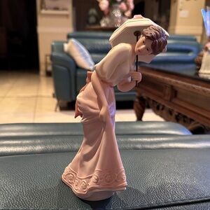 Home Interior Lady Figurine
14004 Pearl Parasol Umbrella